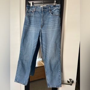 A&F Size 27S/4S Mom High Rise Jeans